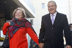 Земля, квартири і дача - на дружині. Кандидат у президенти Гриценко подав декларацію