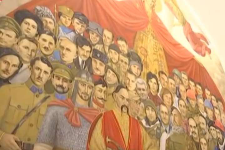 У київській церкві з’явилася унікальна фреска із героями України