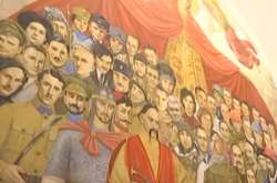 У київській церкві з’явилася унікальна фреска із героями України