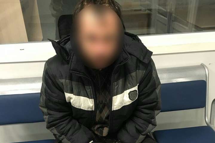 У 37-чоловіка виявили згорток фольги із амфетаміном - Чоловік розгулював по Броварах із наркотиками в кишені