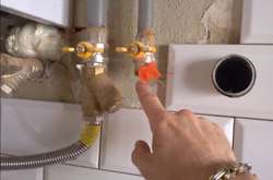 Колишня вчителька перерізала газовий шланг у квартирі 