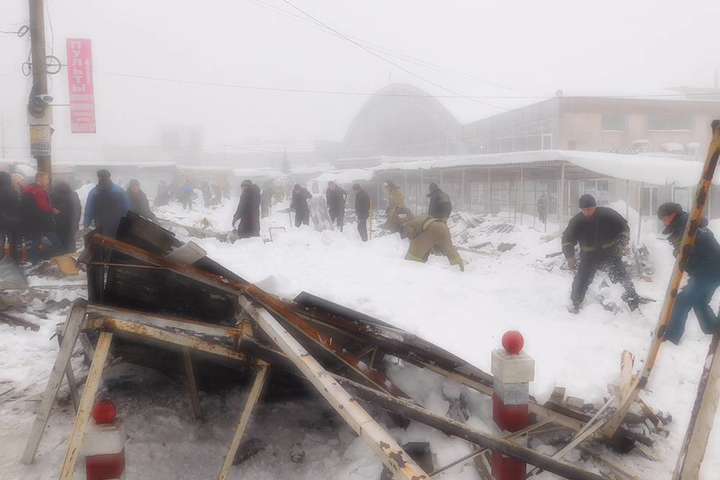 В окупованій Макіївці обвалився дах торгового ряду: четверо постраждалих