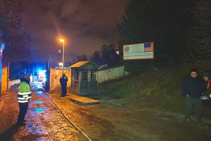 У Празі сталася пожежа на території американського посольства