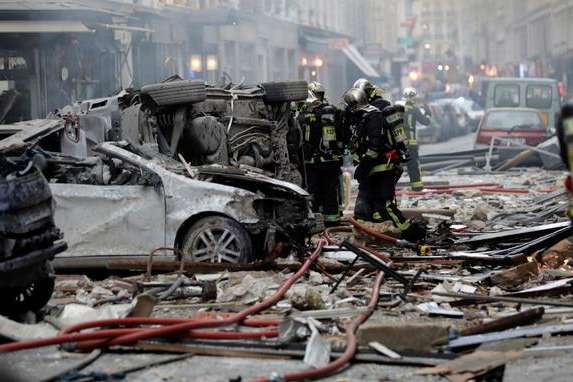 Через вибух у Парижі загинули дві людини (оновлено)