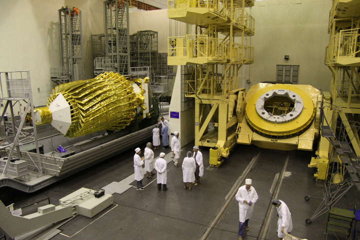 Росія втратила зв’язок з телескопом на орбіті Землі