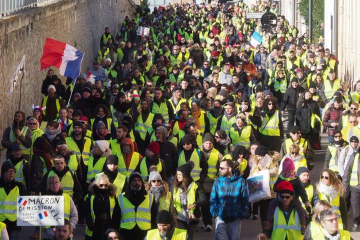 Протести «жовтних жилетів» у Франції: поліція затримала 240 осіб