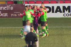 У чемпіонаті Північної Ірландії голкіпер забив гол зі своєї половини поля (відео)