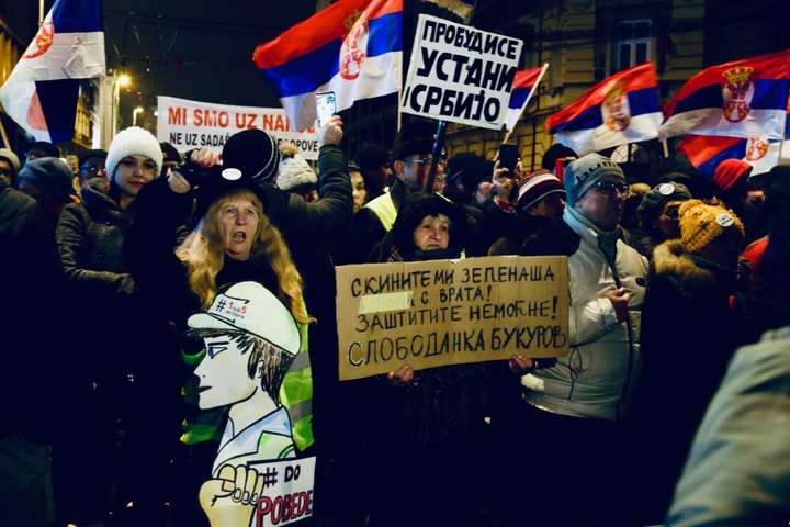 Тисячі сербів мітингували проти президента Вучича