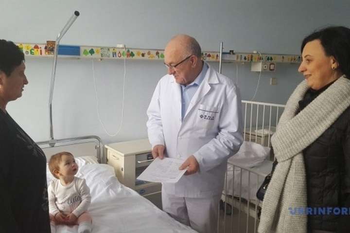 Український консул у Варшаві взяла під опіку дитину загиблого журналіста Кисіля