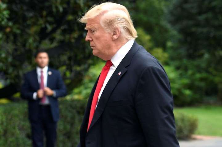 Президент США Дональд Трамп - Опитування: 56% американців не схвалюють роботу Трампа