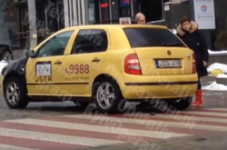 Таксист Uber збив дівчину на пішохідному переході у Києві