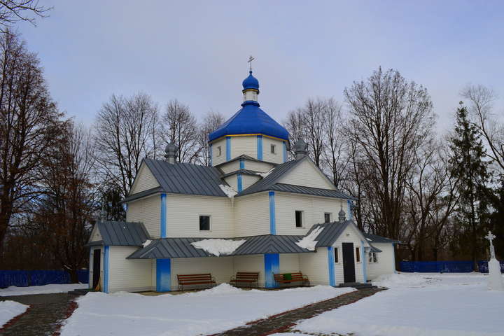 На Івано-Франківщині відбувся перший перехід громади до Православної церкви України (фото)