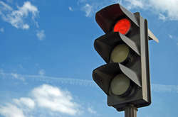 У Львові чоловік намагався повіситися на світлофорі