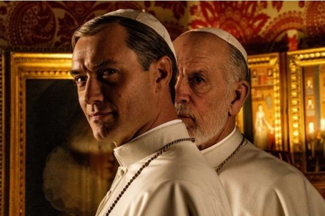 Джон Малкович на съемках сериала «Новый Папа» (фото)