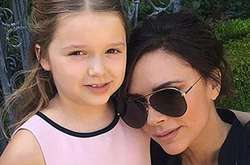 Виктория Бекхэм уже водит 7-летнюю дочь Харпер к косметологу