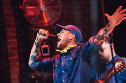 Сергей Михалок вспомнил Олега Винника и Поплавского во время концерта в Киеве