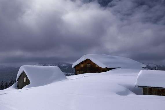 На курортах Австрії понад 17 тисяч людей потрапили у снігову пастку 