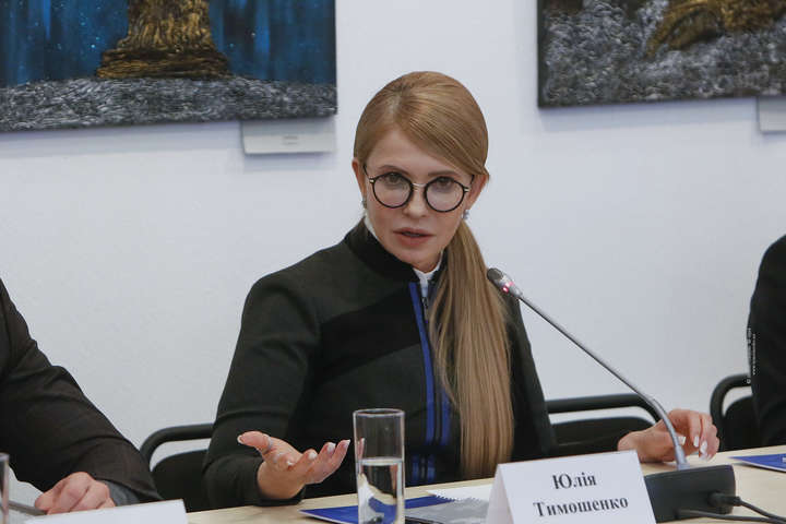 Тимошенко обіцяє, що обговорення нової Конституції стартує ще до виборів президента