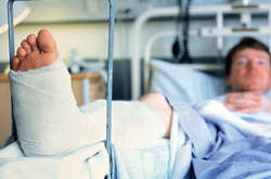 За вихідні через ожеледицю травмувалися більше сотні киян