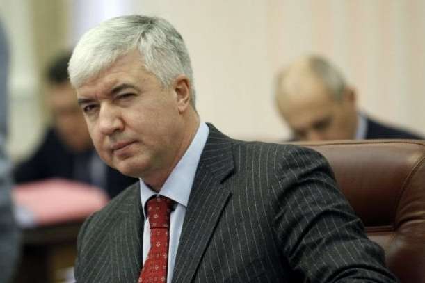 Міністру оборони часів Януковича оголосили підозру