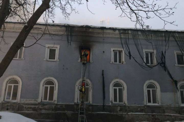 Пожежа у Києво-Печерській лаврі: існує загроза обвалу перекриття