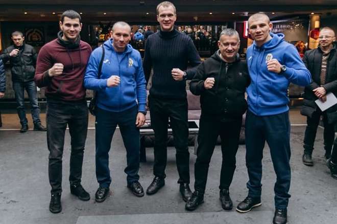 Найкращий боксер світу 2017 року провів зустріч з уболівальниками в Івано-Франківську (відео)