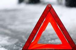 Під Києвом позашляховик збив на смерть чоловіка і зник з місця ДТП