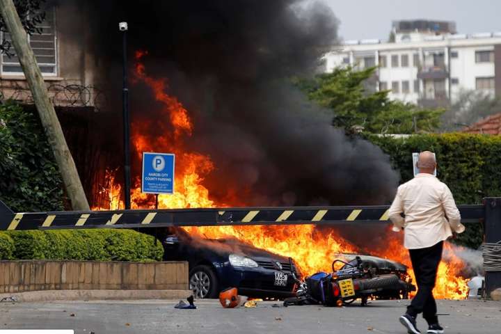 У столиці Кенії терористи напали на готель 