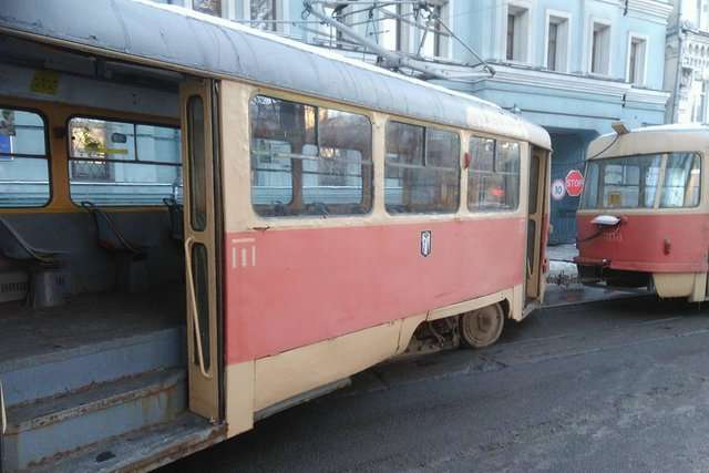 У годину пік у Києві припинився рух трамваїв популярних маршрутів
