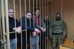 24 военнопленных моряка по решению российского суда останутся под арестом до апреля