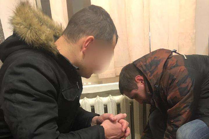 Суд арештував екс-працівника СБУ та його сина, підозрюваних у викраденні підприємця