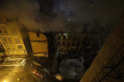  Будівля, у якій сталася пожежа, розташована за адресою вул. Грушевського, 4-Б 