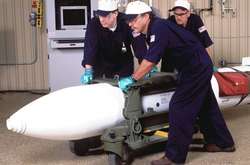 У США виділять додаткові кошти виробникам бомб і хімікатів