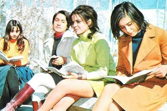 Девушки в купальниках и мини-юбках. Как выглядел Иран перед Исламской революцией