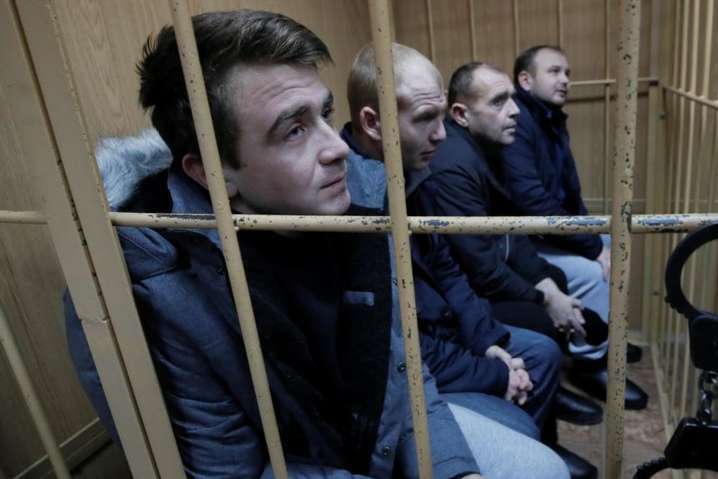Євросоюз відреагував на продовження арешту Росією українських моряків