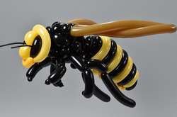 Японский художник создает животных из воздушных шаров. Результат впечатляет