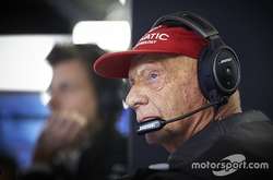 Триразового чемпіону світу Формули-1 виписали зі шпиталю