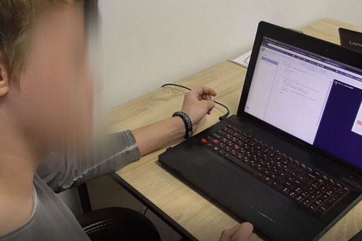 Кіберполіція викрила хакерів, що вчиняли DDoS-атаки на українські сайти
