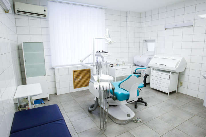 Кияни можуть цілодобово отримати безкоштовну невідкладну допомогу стоматолога 