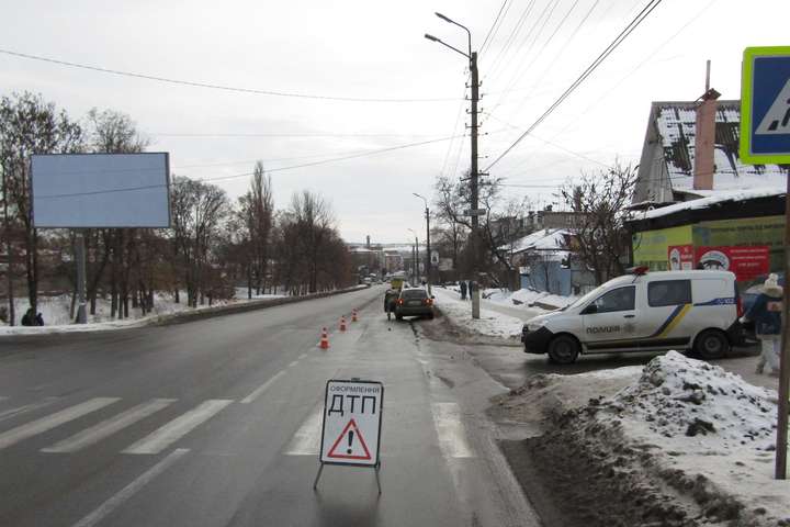 На Київщині під колеса автівки потрапили два брати-школярі