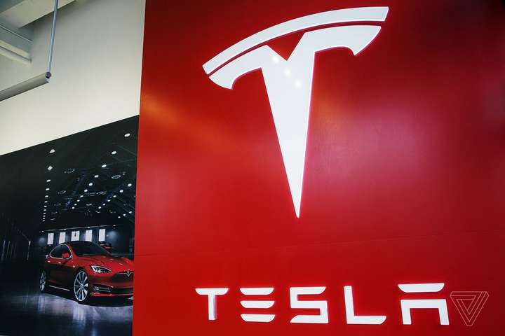 Tesla уволит 7% сотрудников по всему миру