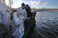 Святійший Патріарх Філарет освячує води Дніпра, 19 січня 2019 року