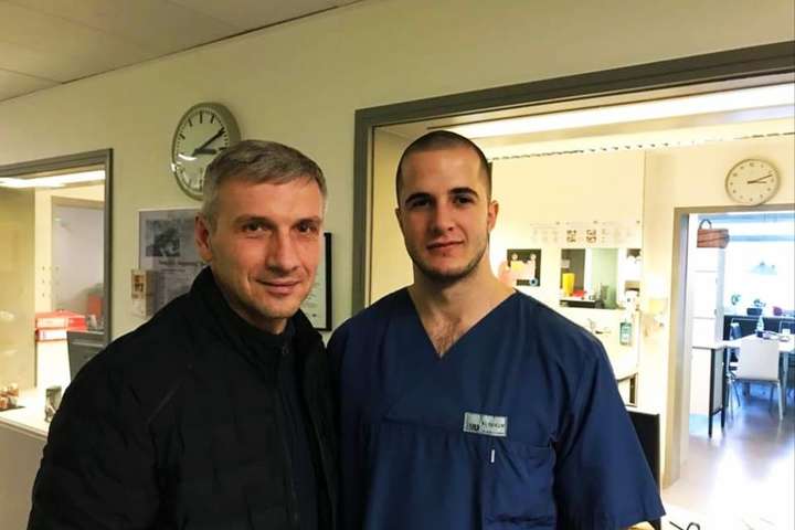 Активіста Михайлика виписали з німецької клініки після операції