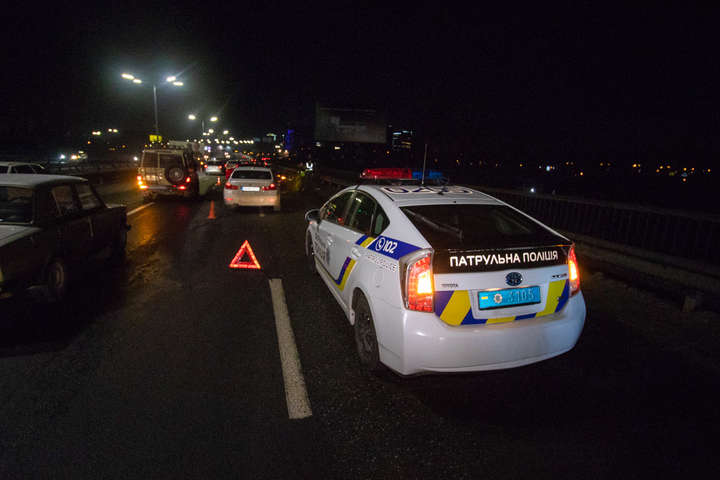 У Києві через «гонщика» на Volkswagen зіткнулися чотири автомобілі