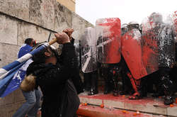 Протести в Афінах: у сутичках з демонстрантами поранено 25 поліцейських