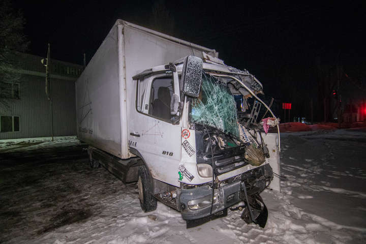 Смертельна ДТП на трасі під Києвом: зіткнулися дві вантажівки (фото)