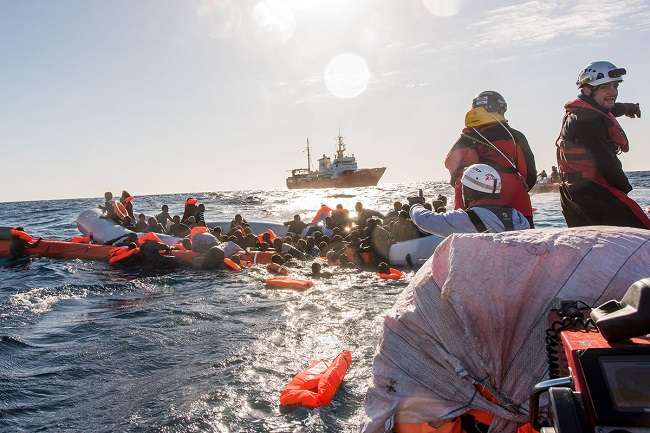 У Середземному морі затонуло два судна з мігрантами
