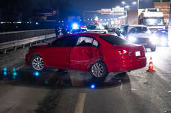 19 січня г а Південному мосту зіткнулися Volkswagen Jetta, універсал BMW, Toyota Camry і білий седан BMW 