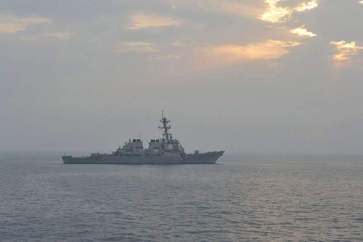ВМФ Росії взяв на супровід американські есмінці у Балтійському морі 