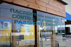 Іноземця з підробленим документом затримали прикордонники Мостиського загону